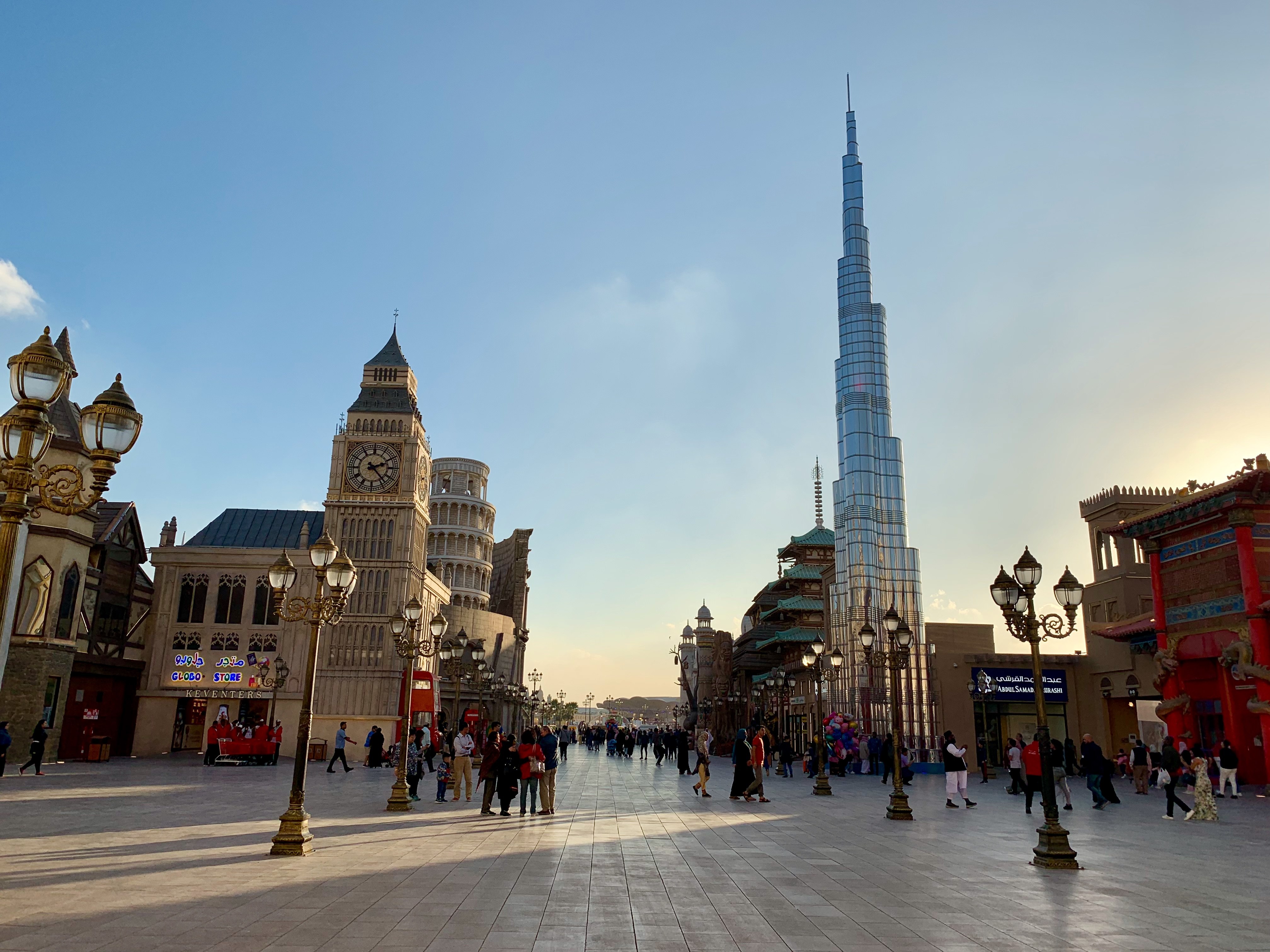 Dubai taxi metro transportation